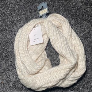 NWT LC Lauren Conrad Scarf Ivory & Gold